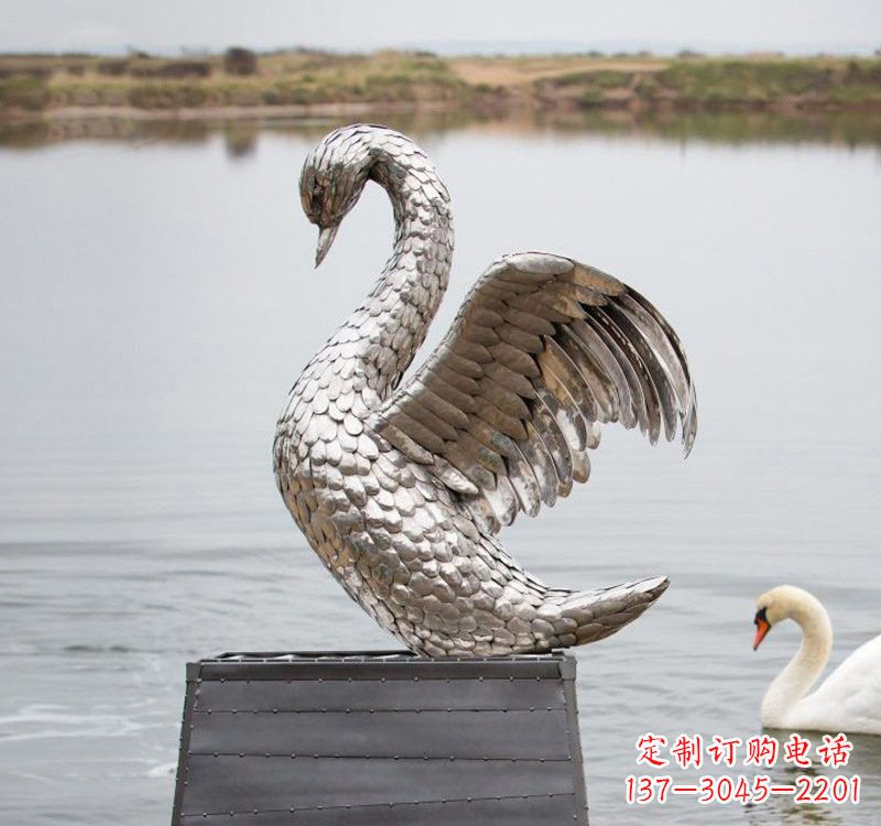 济南不锈钢雕刻的优雅天鹅
