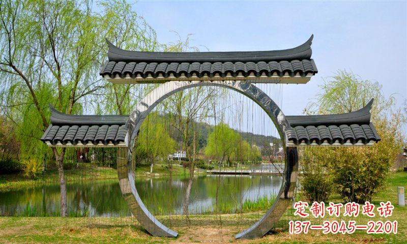 济南不锈钢公园月亮门雕塑传承中华文化
