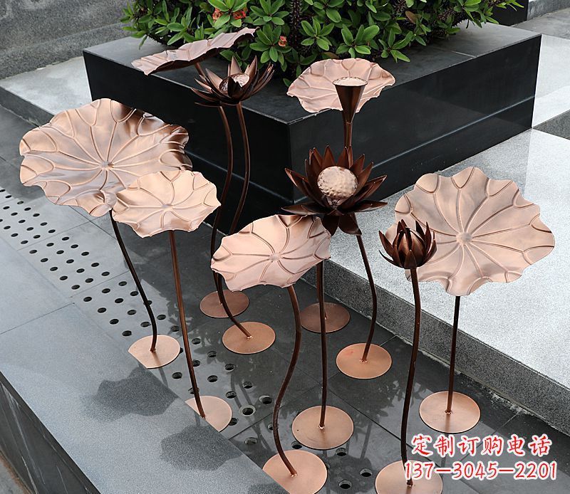 济南不锈钢古铜色荷花雕塑传承传统文化的精美艺术品
