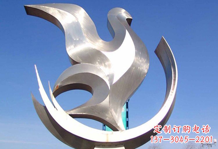 济南不锈钢鸽子雕塑美丽的象征
