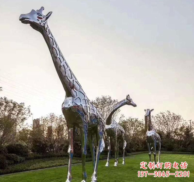 济南不锈钢长颈鹿雕塑美丽的艺术精神