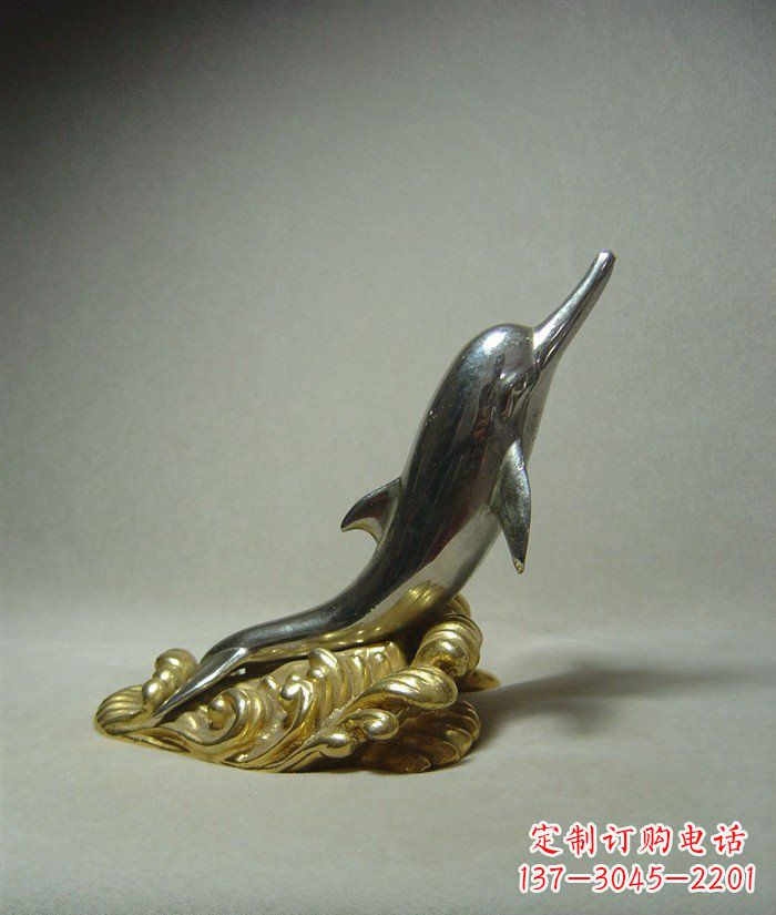 济南海豚雕塑艺术的海洋之美