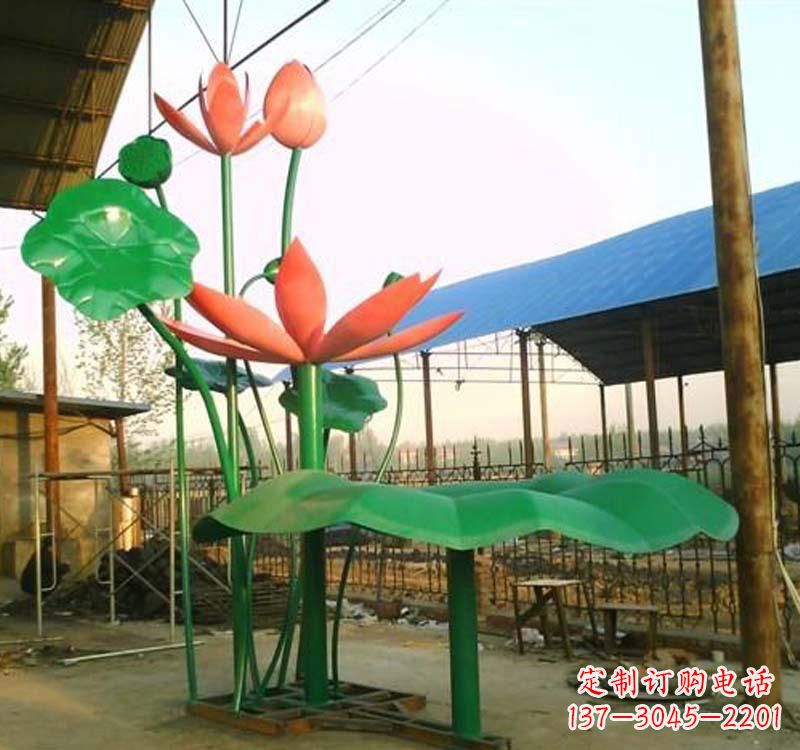 济南不锈钢荷花雕塑汲取自然之美