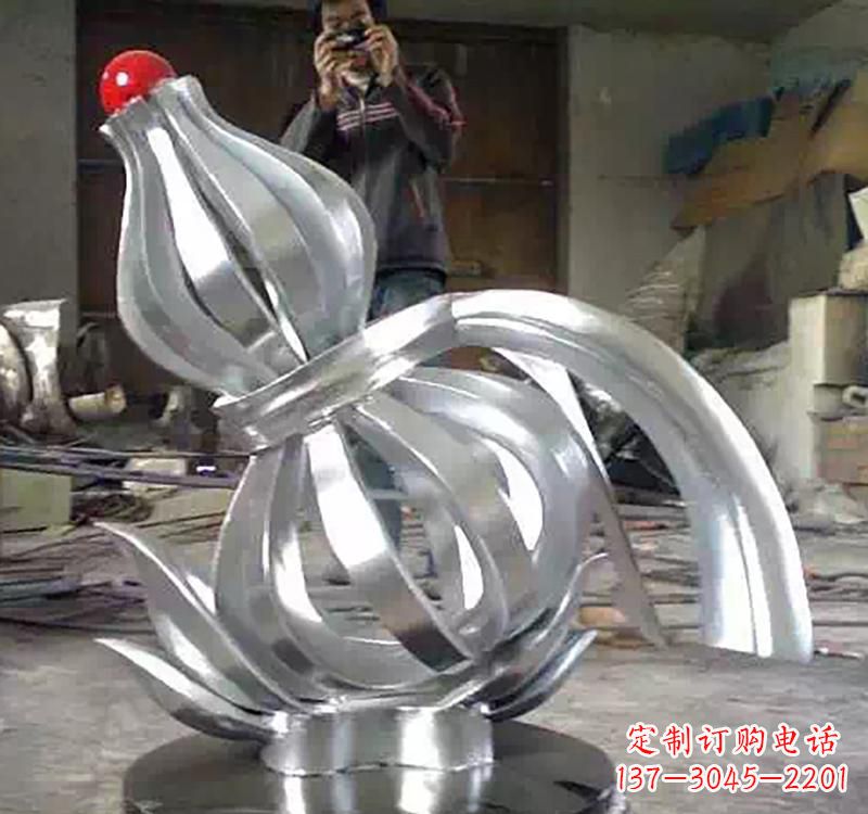 济南不锈钢葫芦雕塑2