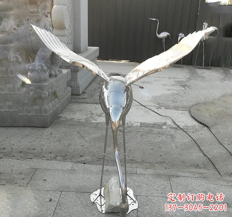 济南不锈钢仙鹤雕塑美丽与坚固并存