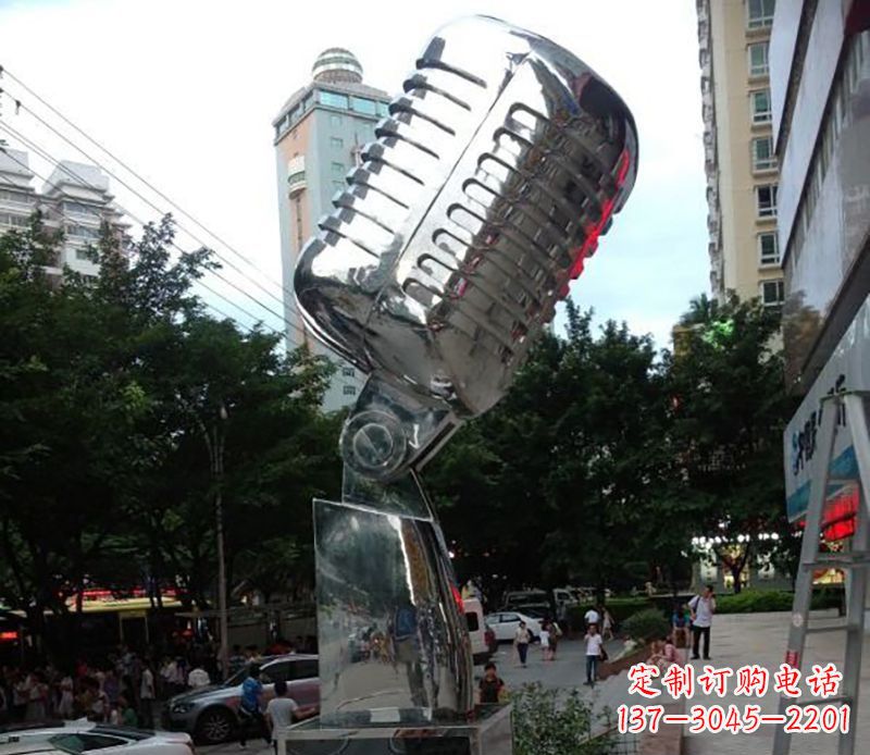 济南不锈钢话筒雕塑象征传统文化和新时代