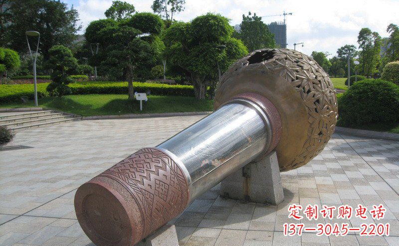 济南“铸就记忆的不锈钢话筒雕塑”