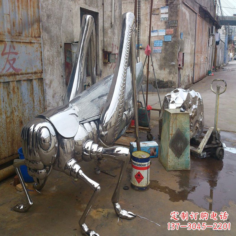 济南不锈钢蝗虫雕塑营造美好的自然环境