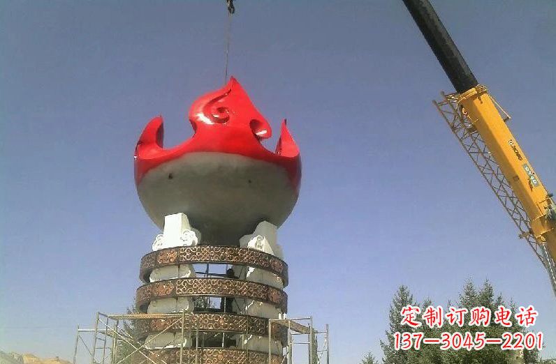济南不锈钢火炬雕塑象征着永恒的精神