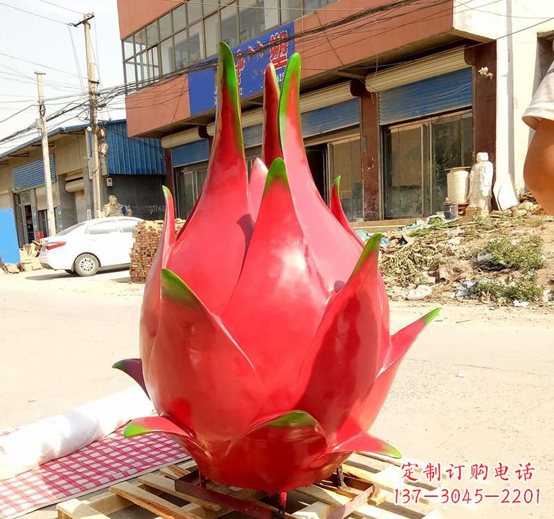 济南精美不锈钢火龙果雕塑