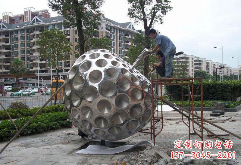 济南不锈钢街边抽象苹果雕塑