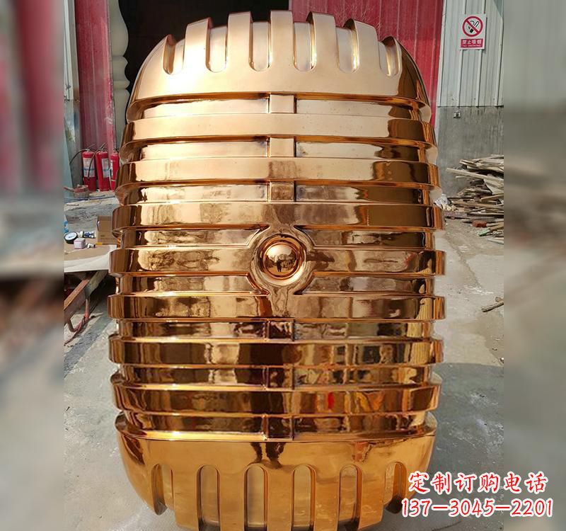 济南不锈钢话筒雕塑传承历史的象征