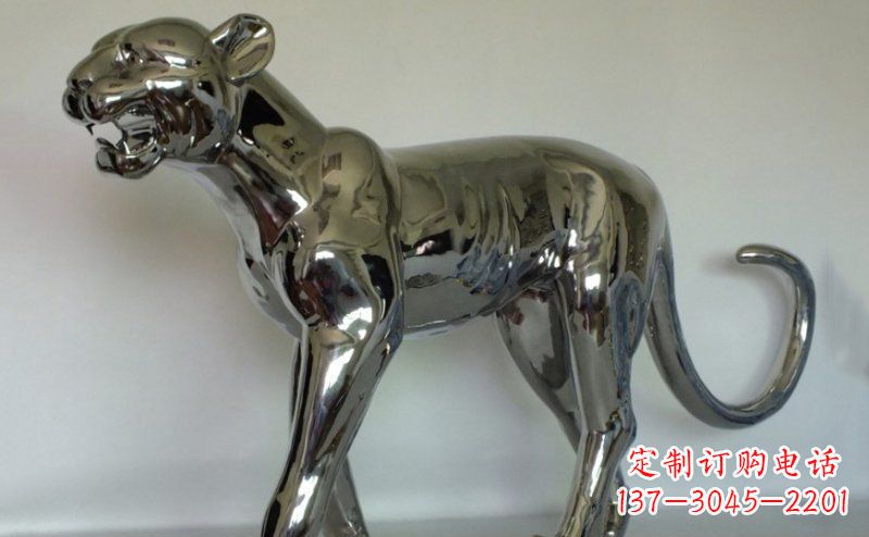 济南不锈钢金钱豹雕塑给人以高贵气质的艺术瑰宝
