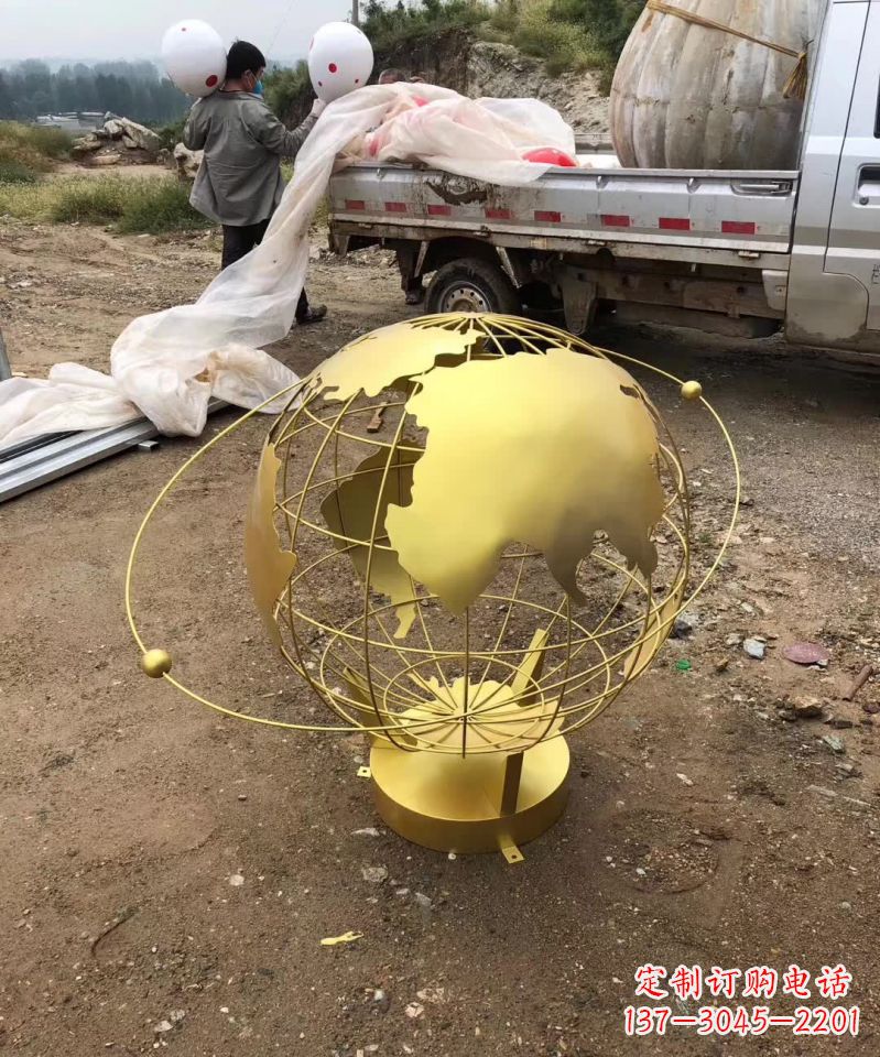 济南不锈钢金属校园地球仪雕塑把环保理念展现在校园