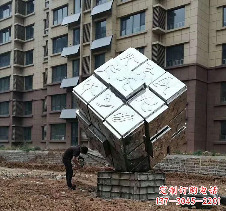 济南不锈钢景观魔方雕塑