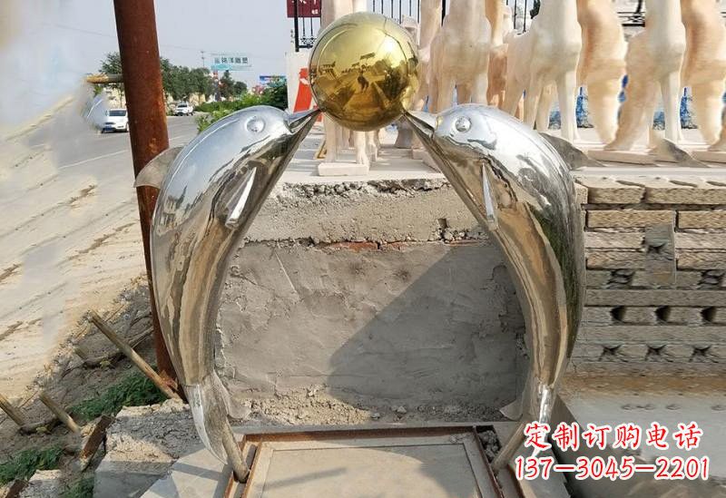 济南不锈钢镜面海豚顶球雕塑