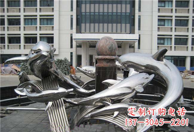 济南海豚雕塑融合浪漫和优雅