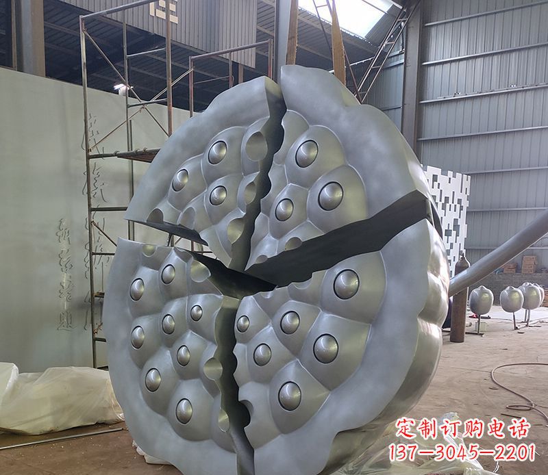 济南不锈钢莲蓬雕塑精美外形 引人入胜
