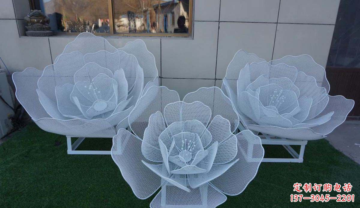 济南不锈钢荷花雕塑一种精美而经久不衰的艺术品