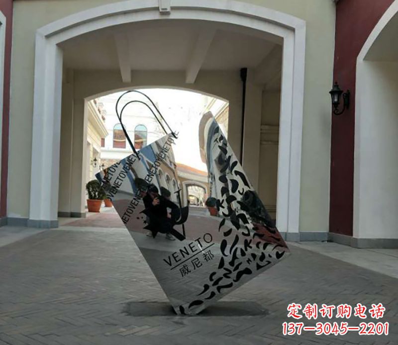 济南不锈钢镂空购物袋雕塑——艺术精美的装饰品