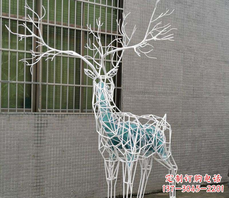 济南不锈钢镂空梅花鹿雕塑——流动的美丽