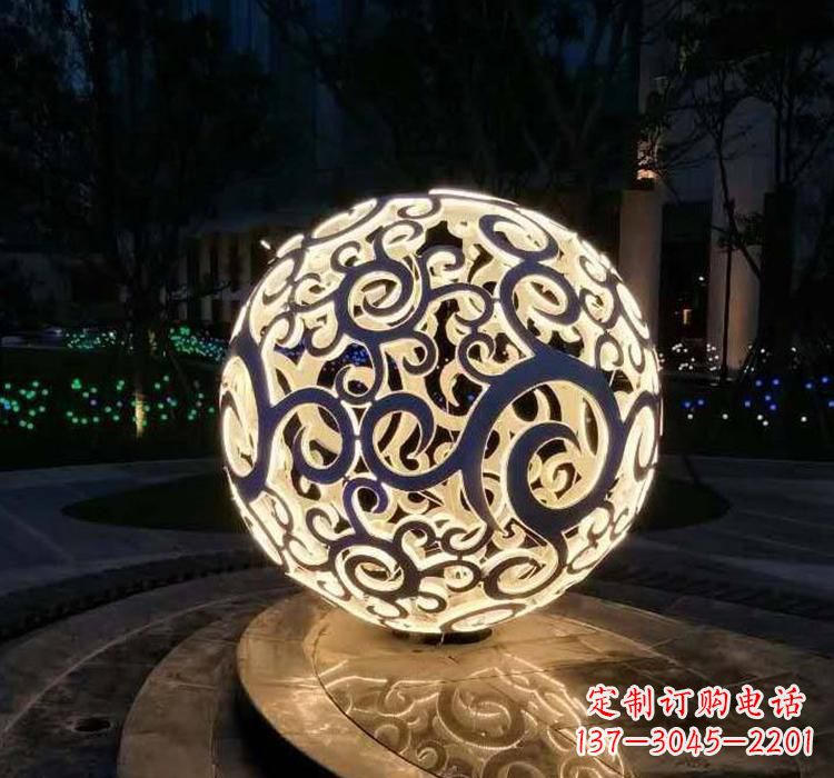 济南不锈钢镂空球喷泉雕塑2