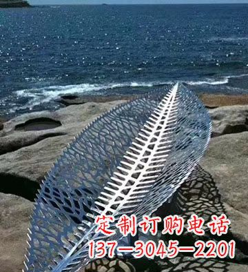 济南不锈钢镂空树叶景观雕塑精致而又充满灵性