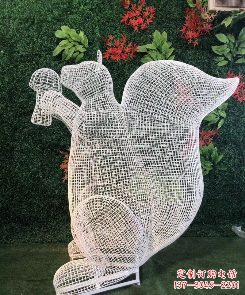 济南不锈钢松鼠雕塑展现自然的美