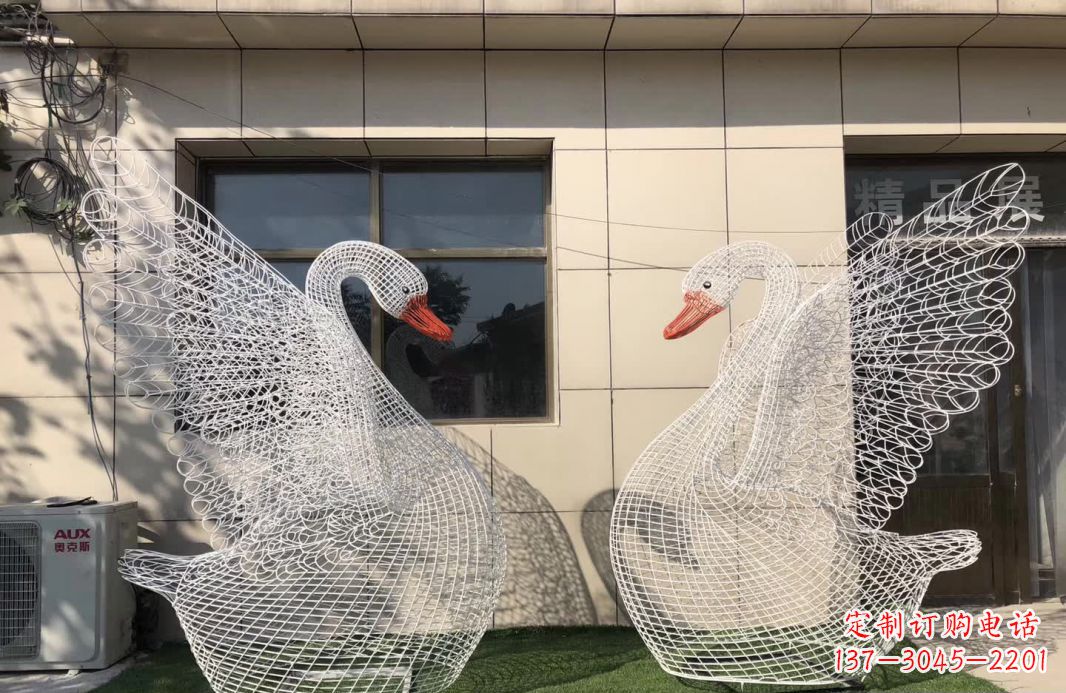 济南不锈钢镂空天鹅雕塑