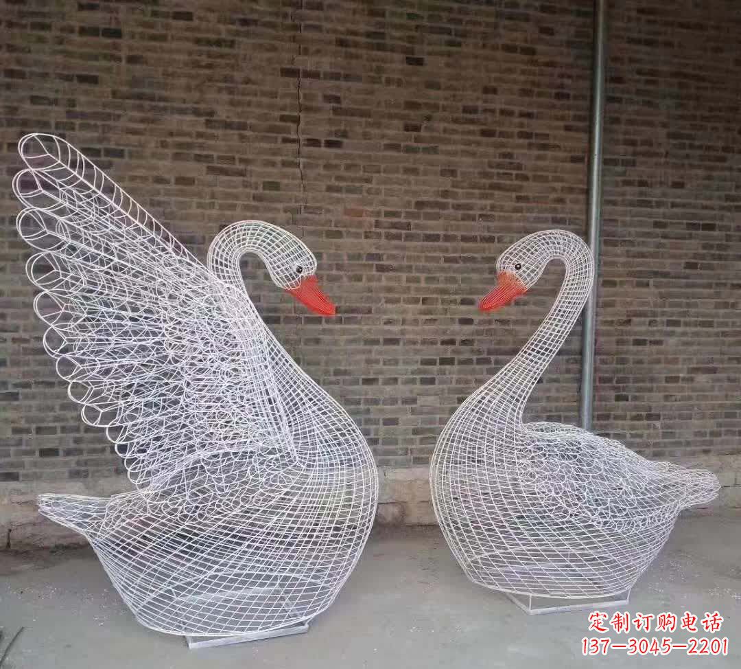 济南不锈钢镂空天鹅雕塑——美丽动人