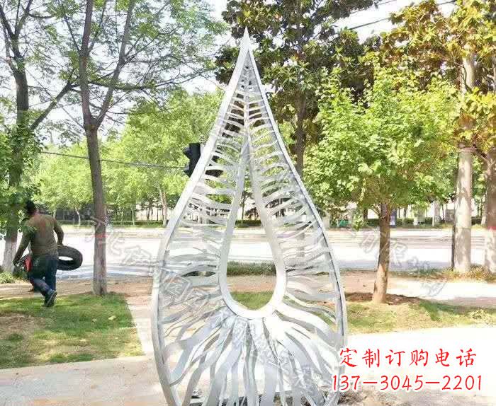 济南精致不锈钢水滴雕塑