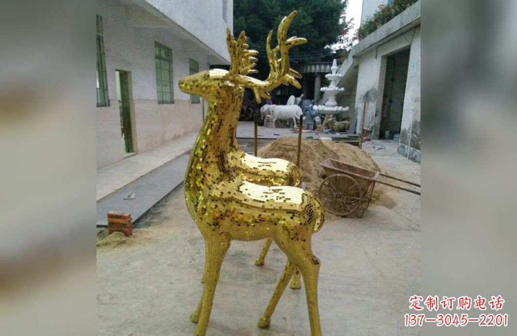 济南不锈钢鹿公园的动物雕塑