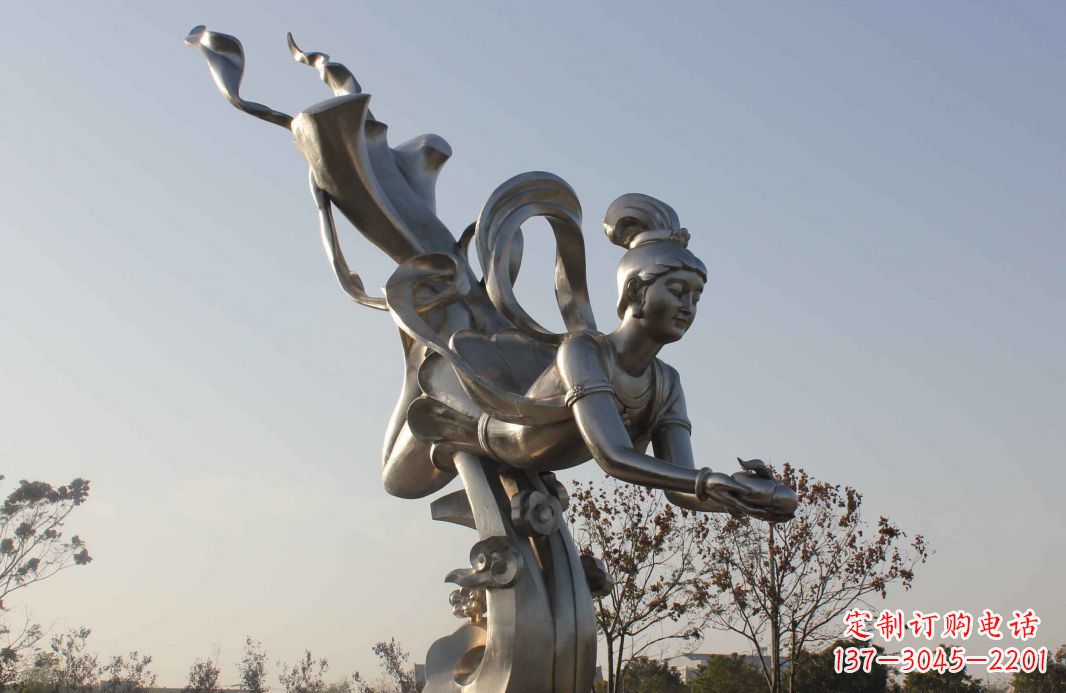 济南蟠桃祈福精美不锈钢雕塑