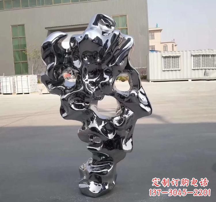 济南太湖石雕塑精美的艺术瑰宝