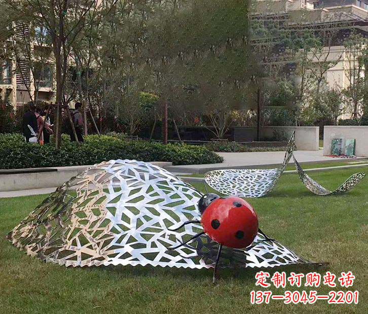 济南不锈钢瓢虫雕塑令人惊叹的艺术之美