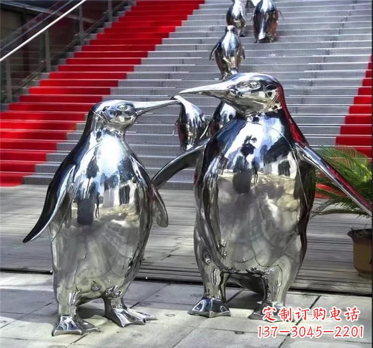 济南不锈钢企鹅雕塑海洋生物的艺术表现