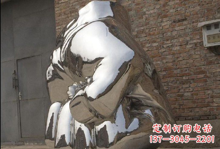 济南不锈钢拳头雕塑给人以力量的象征