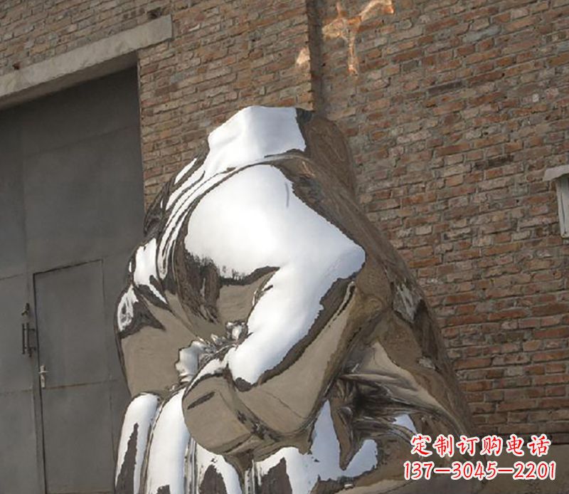 济南不锈钢拳头雕塑