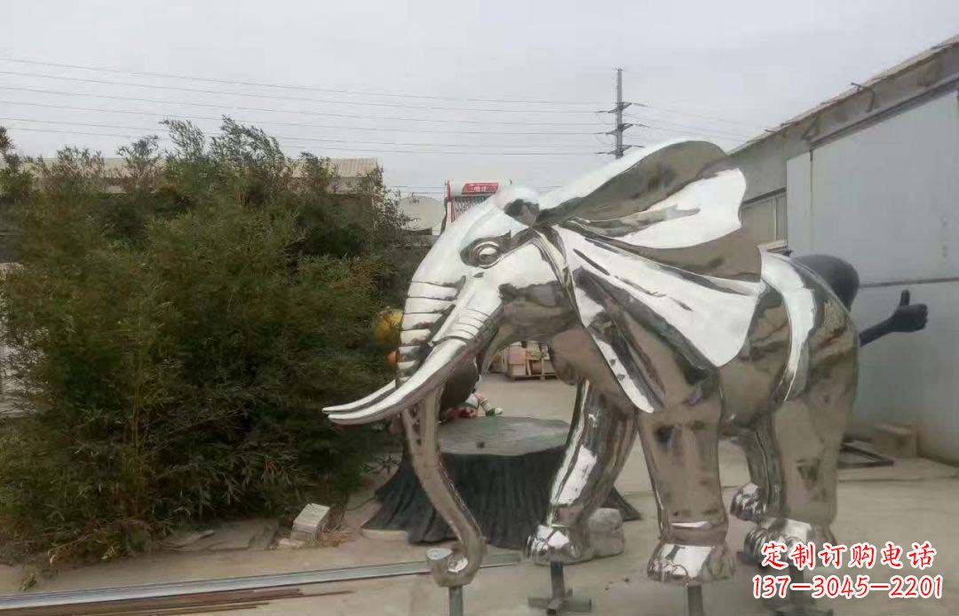 济南大象雕塑为售楼部装饰点缀