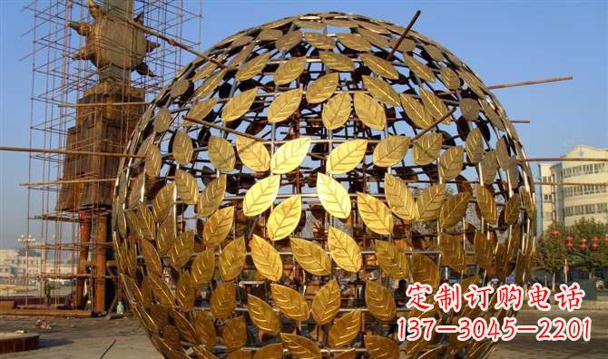 济南不锈钢树叶镂空球景观雕塑 (2)