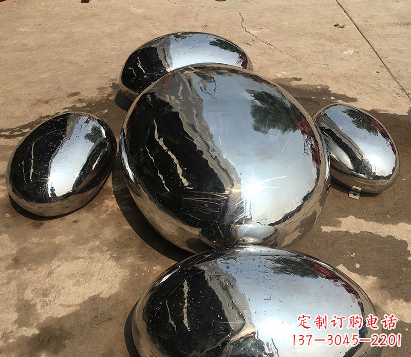济南精致灵动的不锈钢水滴雕塑