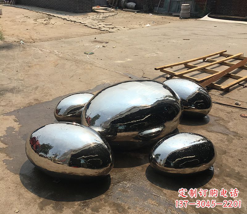 济南不锈钢水滴雕塑给景观增添独特魅力