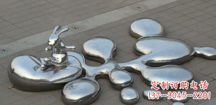 济南不锈钢兔子雕塑景观的美丽添彩