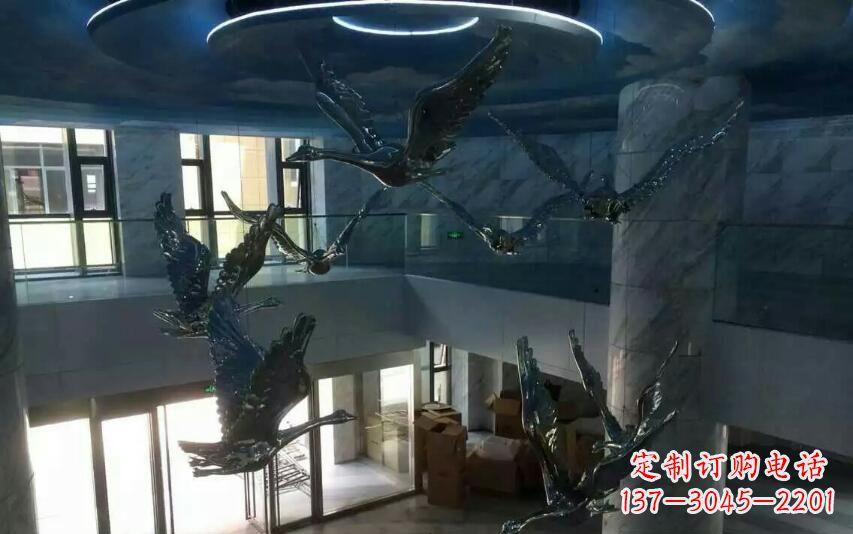 济南不锈钢天鹅室内景观雕塑