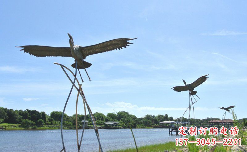 济南不锈钢仙鹤雕塑象征着自由之美