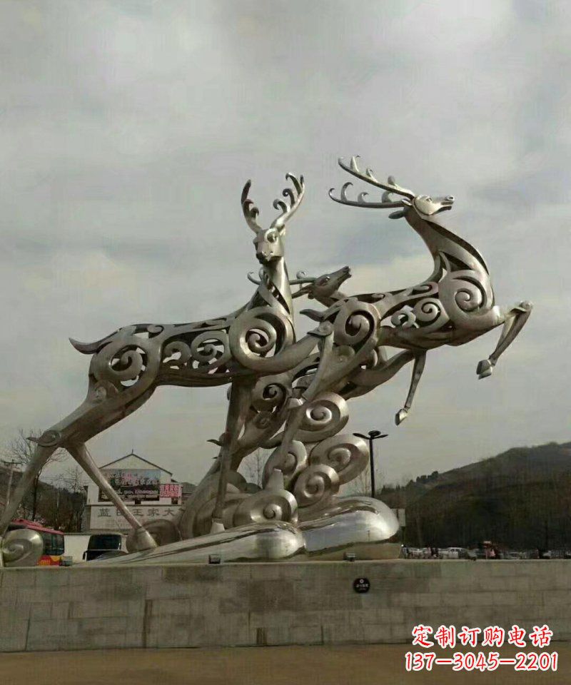 济南不锈钢祥云梅花鹿广场雕塑