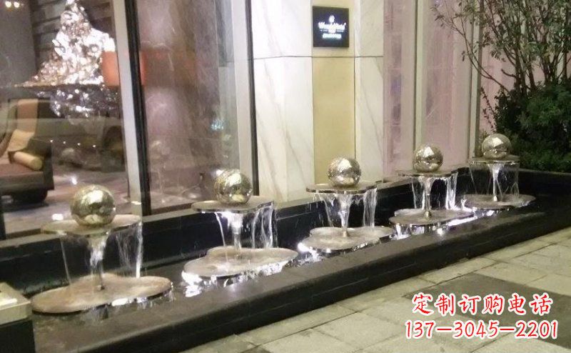 济南不锈钢小喷泉雕塑美丽之灵