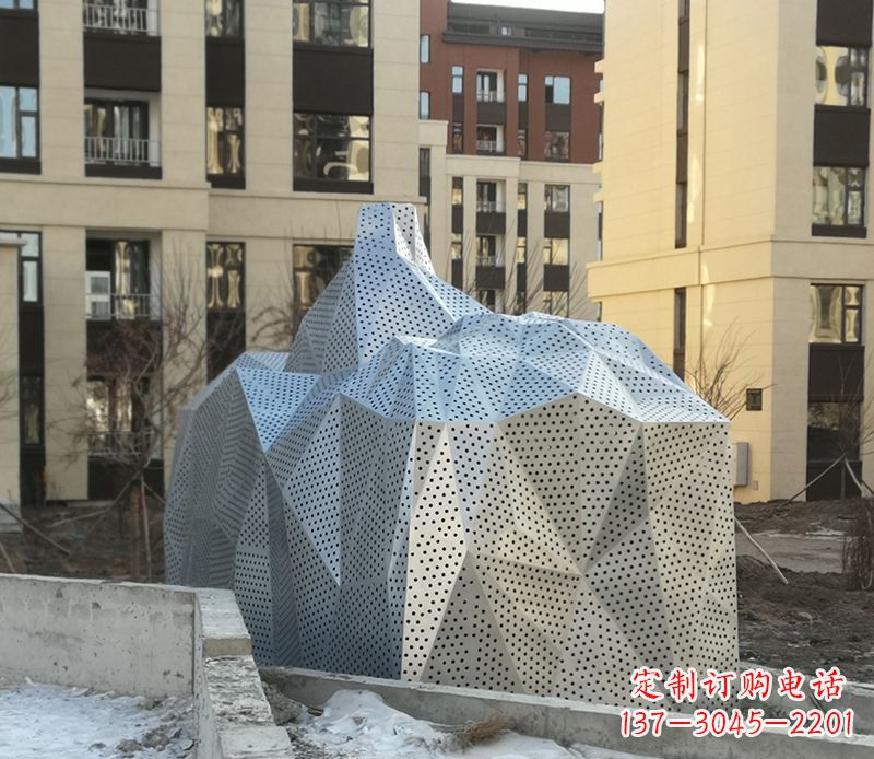 济南不锈钢小区假山雕塑雕塑点缀小区美景