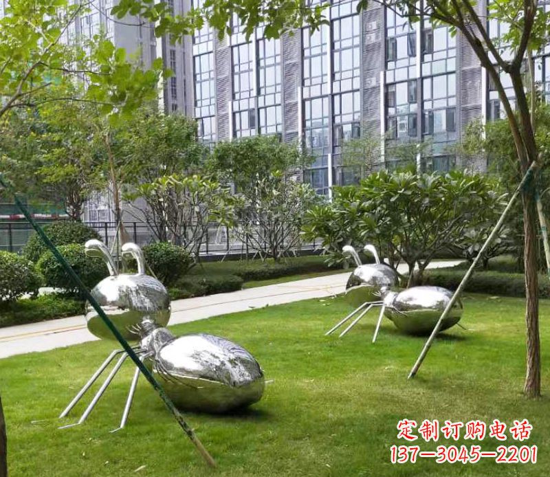 济南不锈钢小区的蚂蚁雕塑
