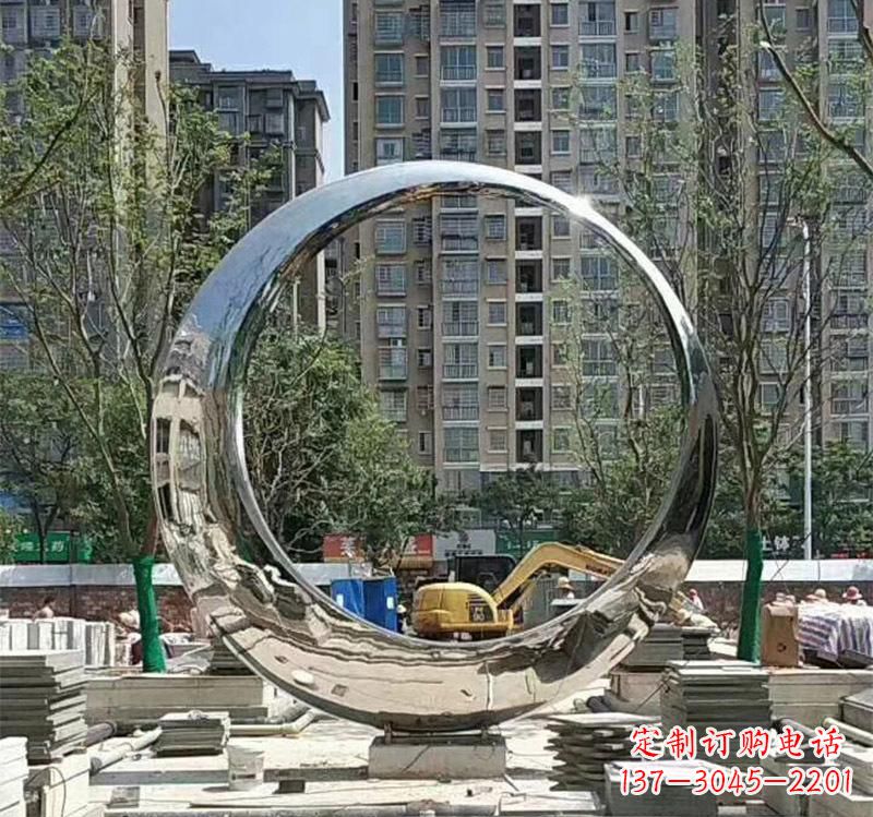 济南不锈钢艺术圆环雕塑——艺术的精粹